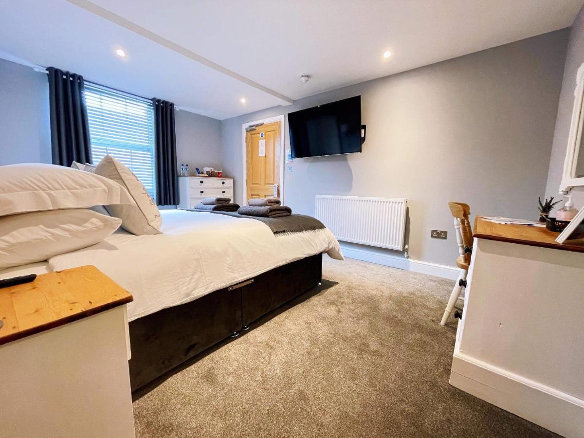 Lionsgate * Bicester